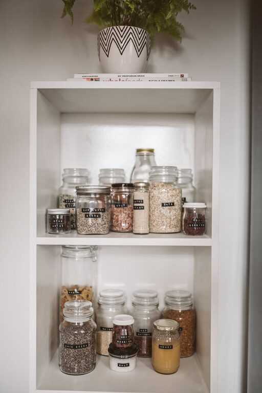 How to Keep a Tidy Fridge and Pantry: Simple Tips for Organized Living
